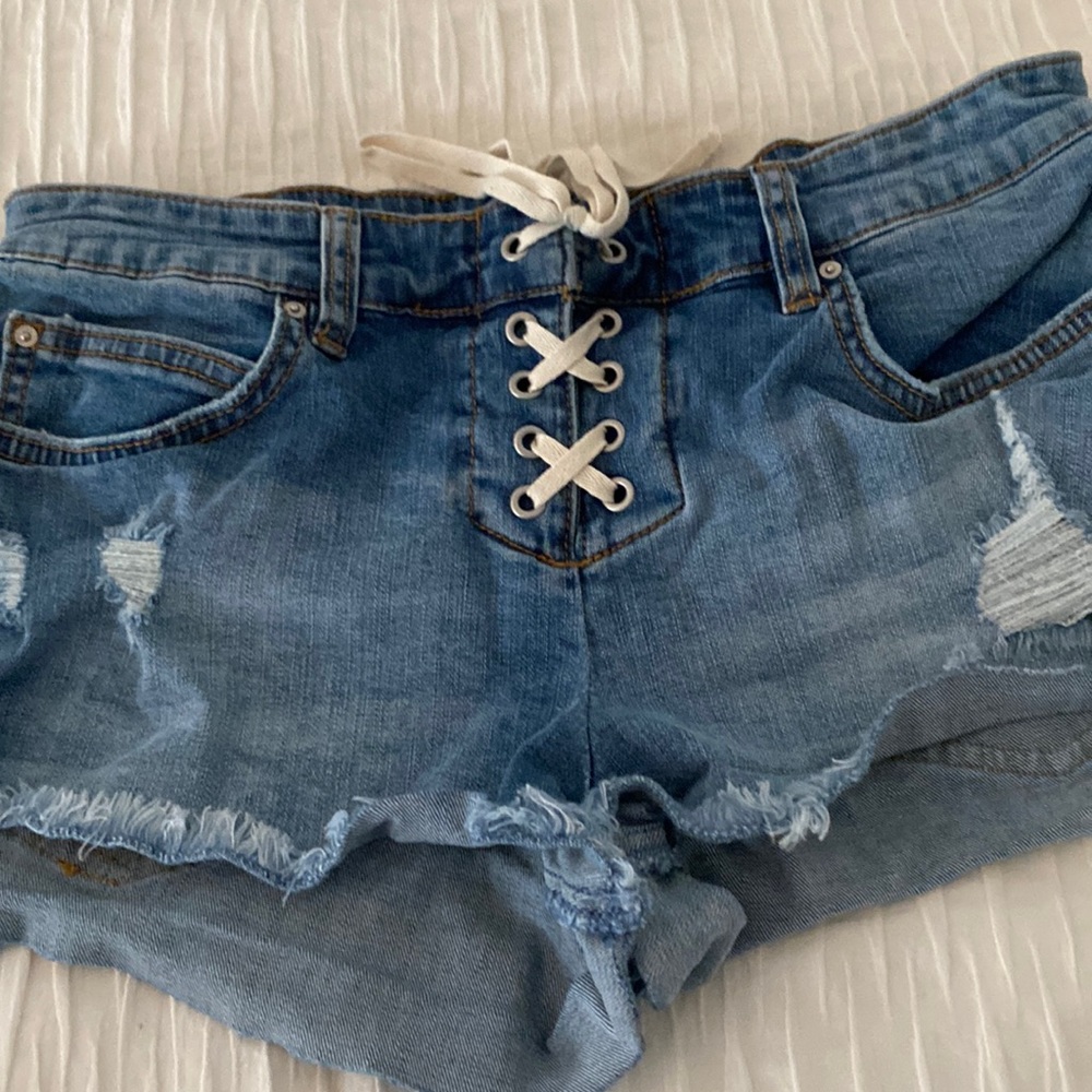 Billabong distressed shorts, size 27